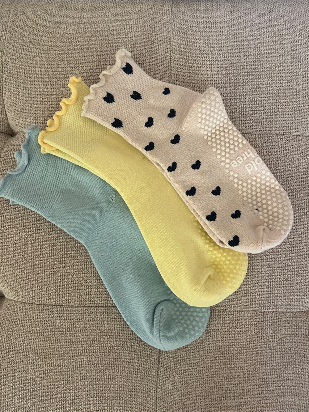 Non-Slip Kids Ruffle Socks - Pastel Blue, Yellow & Cream Hearts - Pack of 3